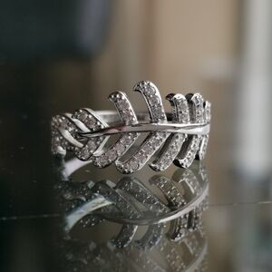 NWT Light as a Feather cz sterling silver ring